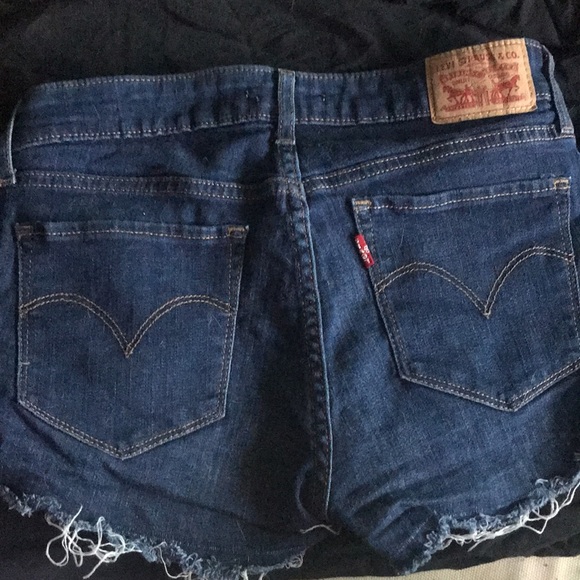 Levi’s, size 28, perfect condition! You don’t want to miss out!!! - Picture 3 of 5